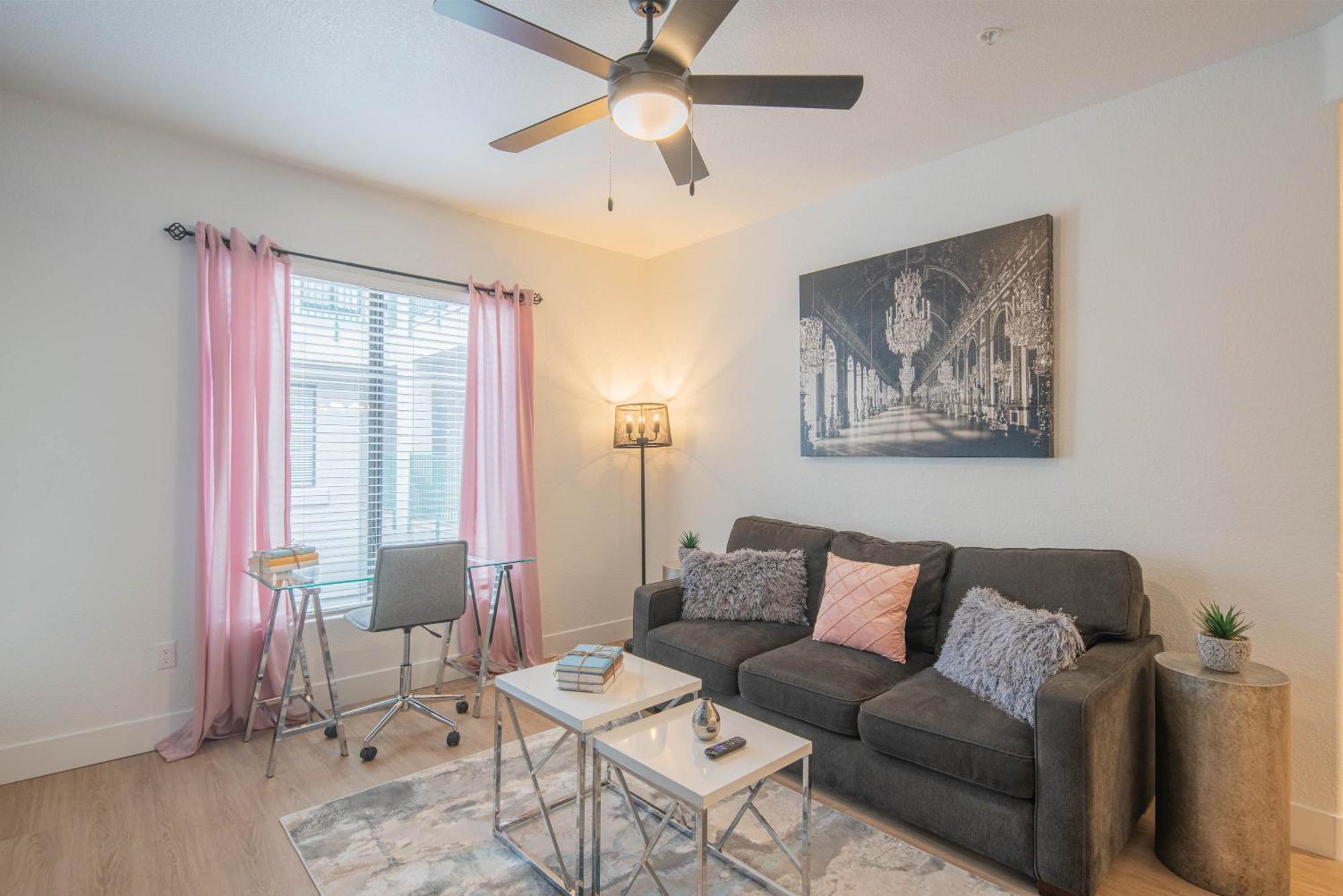 Apartment Exclusive-walk To Golf, Shopping & Dining-king Bed N268 Scottsdale
