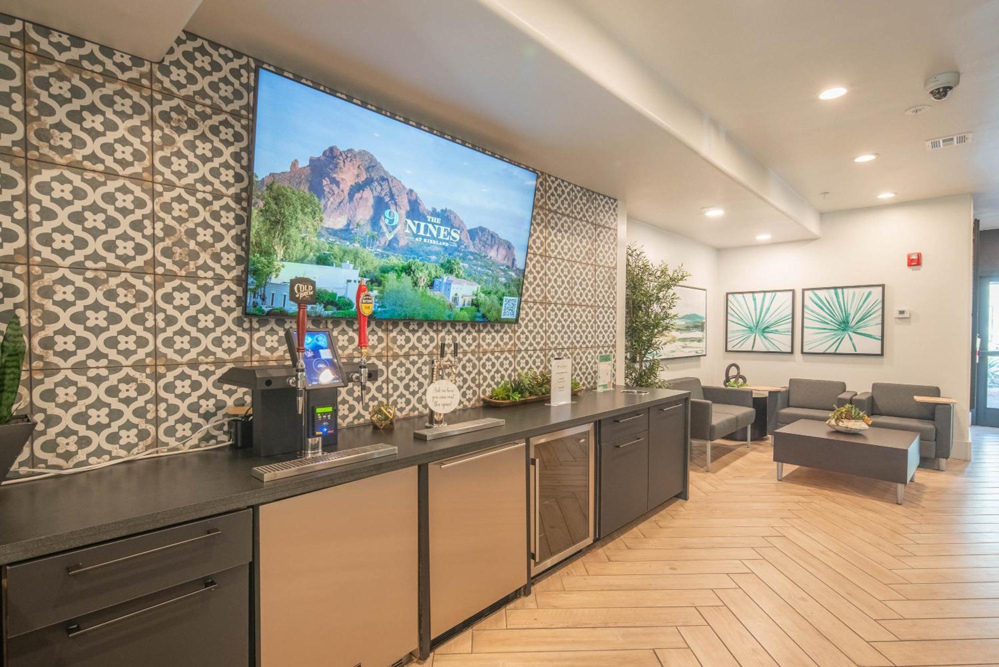 Apartment Exclusive-walk To Golf, Shopping & Dining-king Bed N268